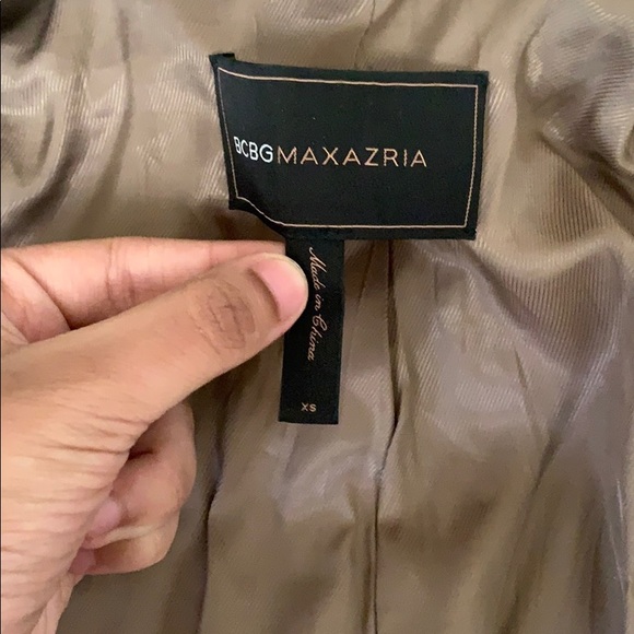 A leather jacket - Picture 5 of 5